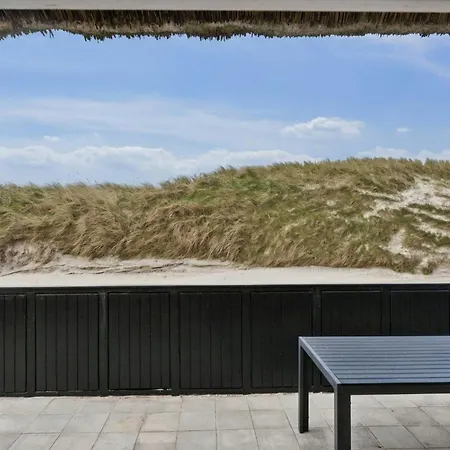 Thatched By The North Sea In Semesterbostad
