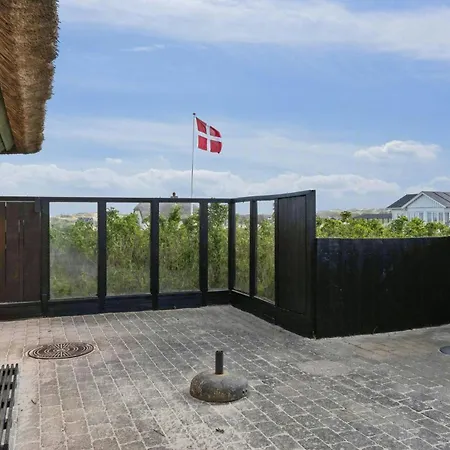 Semesterbostad Thatched By The North Sea In *